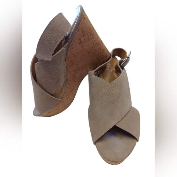 Franko Sarto Fawn Colored Suede Crossover Straps Open Toe Wedge Sandals Size 9.5 - Picture 2 of 8